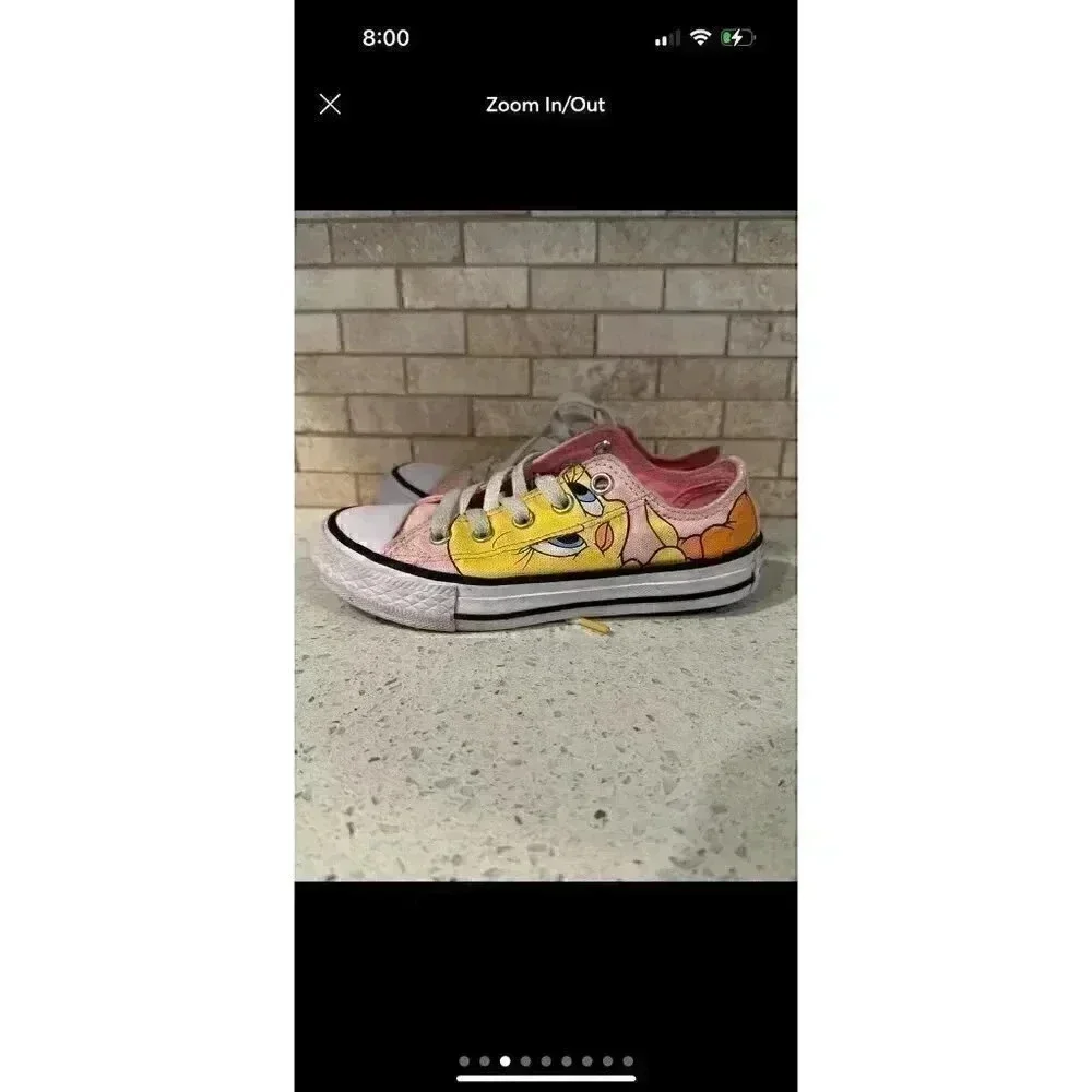 Converse looney tune